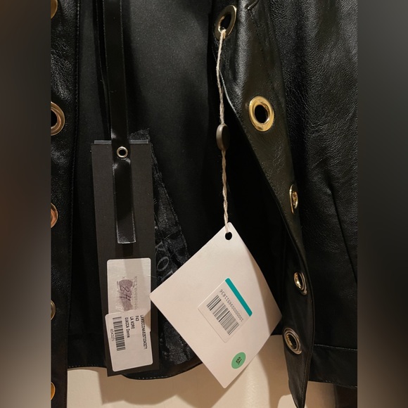 NWT Faux Leather cropped jacket made in Italy! Size 48 European - Picture 4 of 7